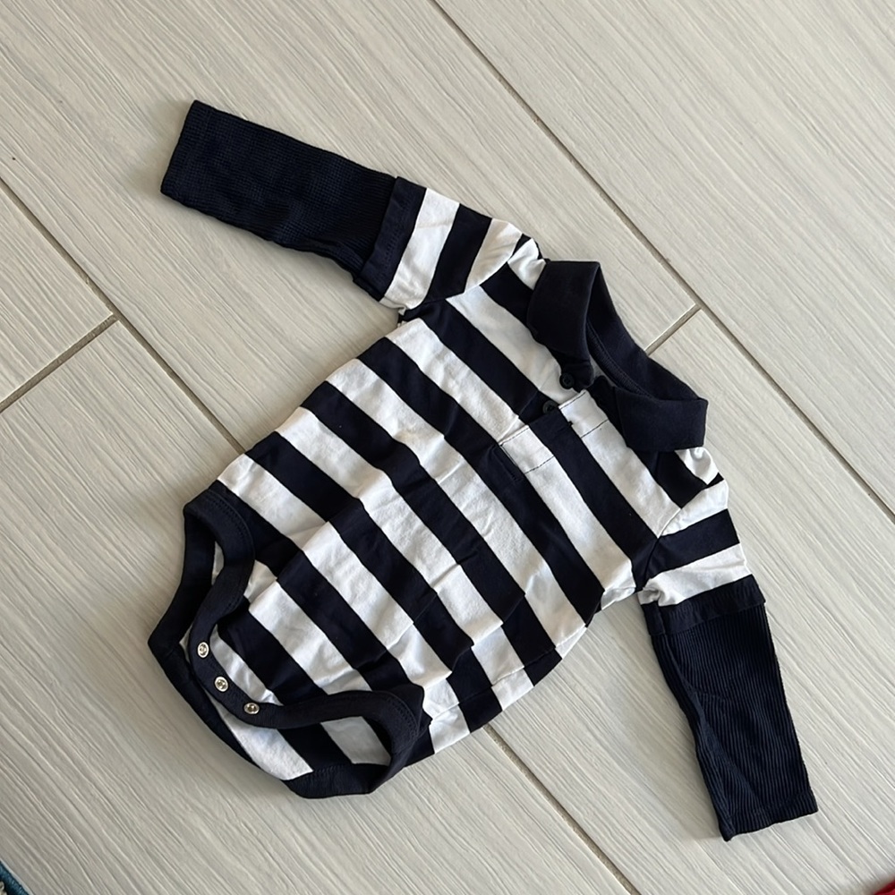 8 pieces baby clothes 12 Months - Picture 4 of 10